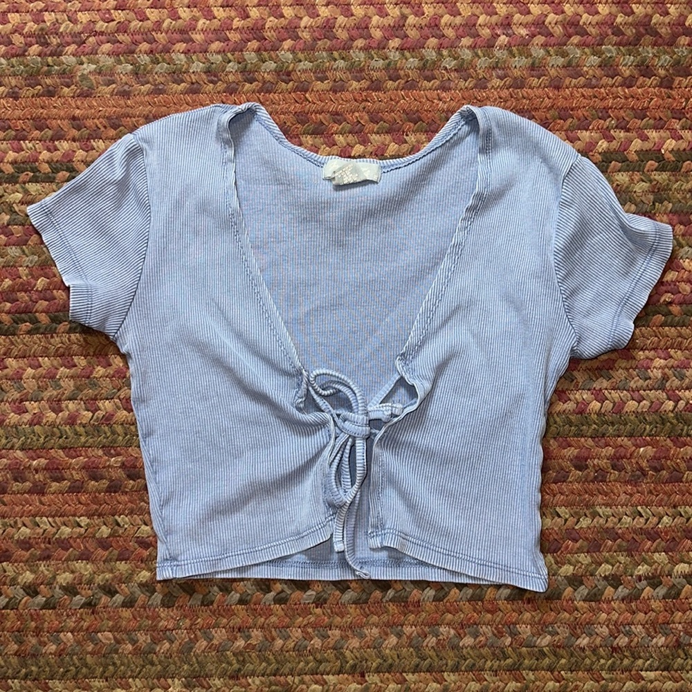 SKY & SPARROW LIGHT BLUE RIBBED TIE FRONT CROP TOP